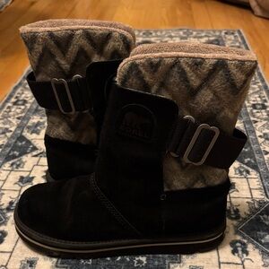 Sorel Black and Brown Zigzag Boots - Excellent Condition